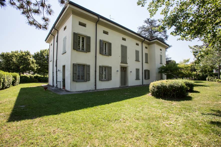 Villa In Vendita a Modena