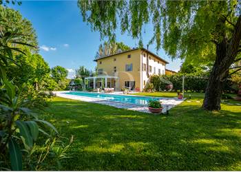 Porzione Villa In Vendita a Modena