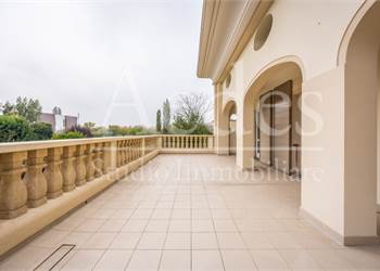 Villa In Vendita a Modena