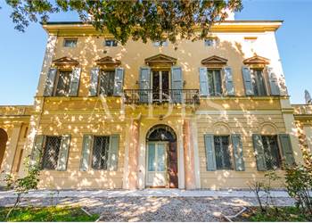 4 o più locali In Vendita a Modena