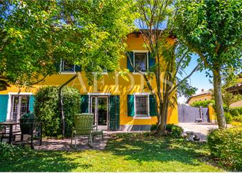 Porzione di Casa In Vendita a Modena